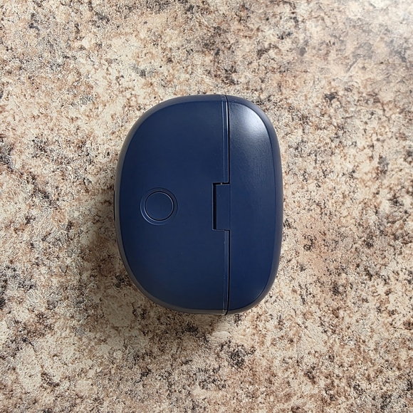 Bose Blue Earbuds Case - Picture 3 of 4